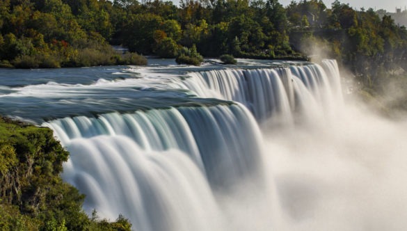 Niagara Falls sits less than 20 miles from ɫƵ Buffalo
